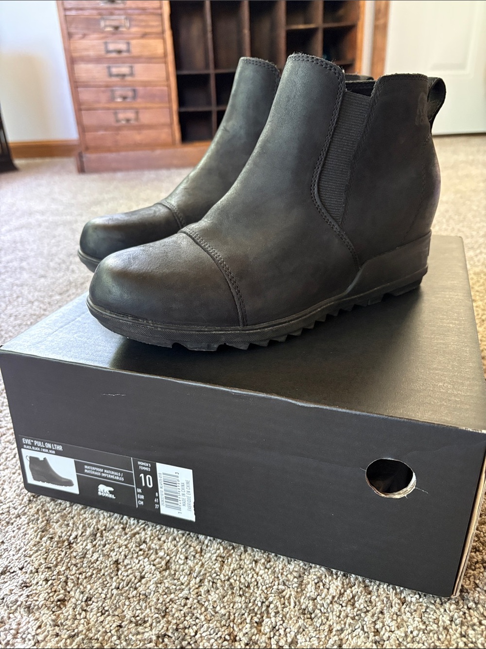 Sorel Evie pull on leather boots, sz 10.